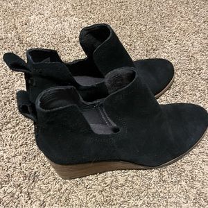 Toms Kallie Wedge Black Suede Ankle Booties